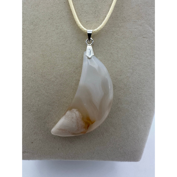 Natural Flower Agate Crescent Moon Pendant Necklace - Picture 10 of 11